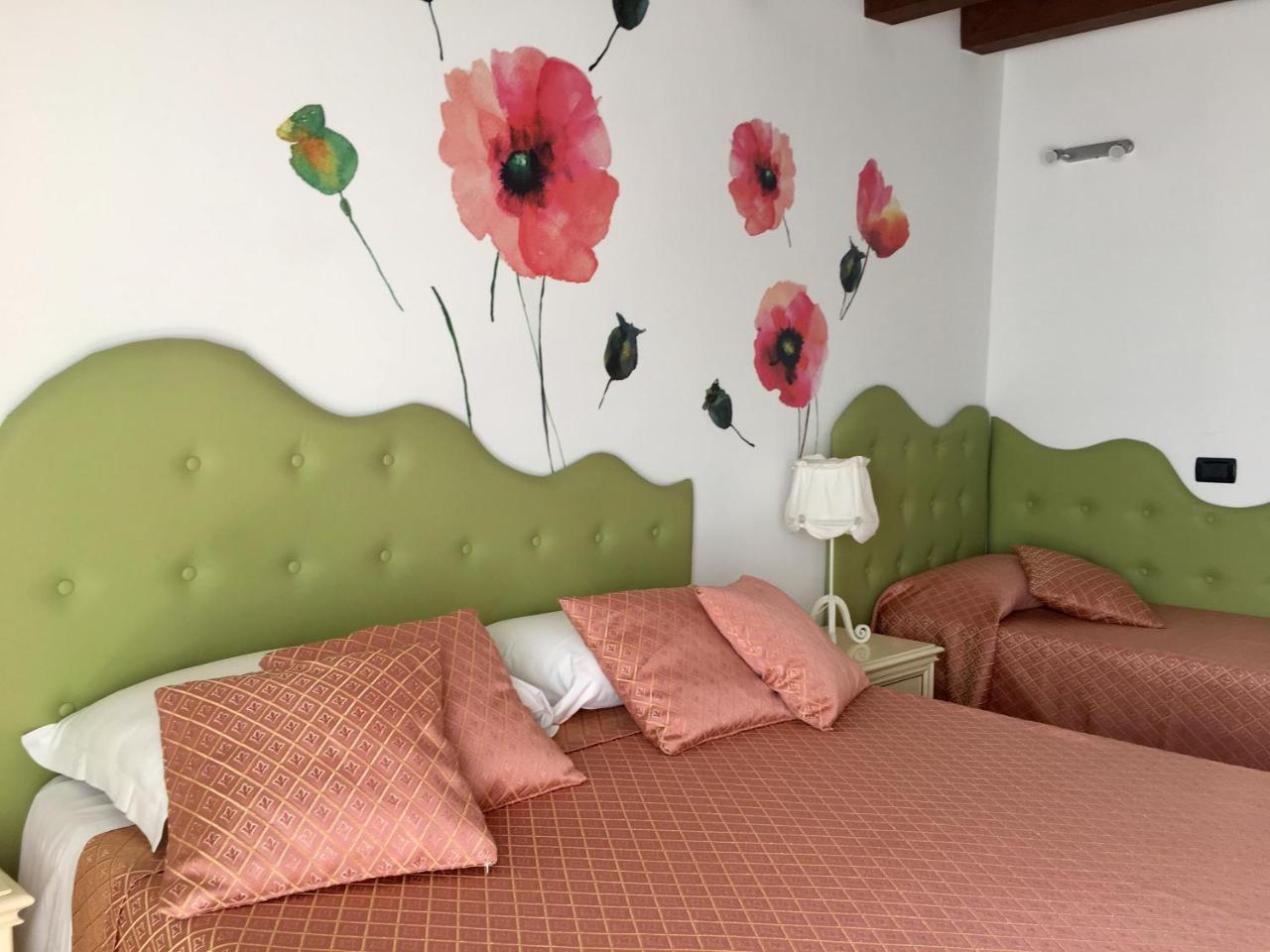 Flower Inn Ciampino Exteriér fotografie